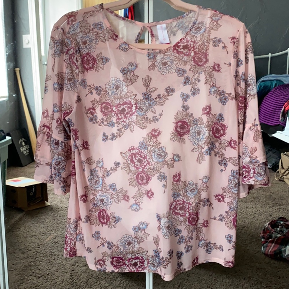 Quart sleeve flower top